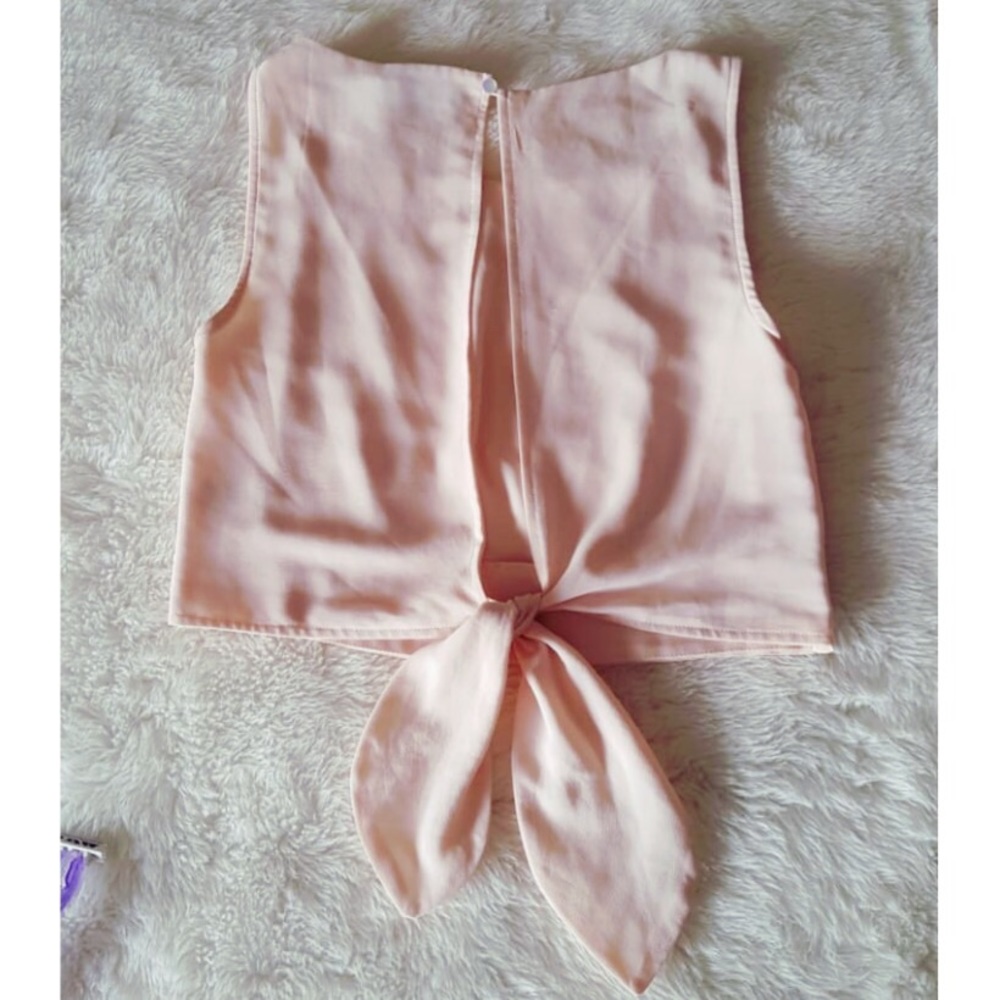 Pretty backless crop - Picture 3 of 5